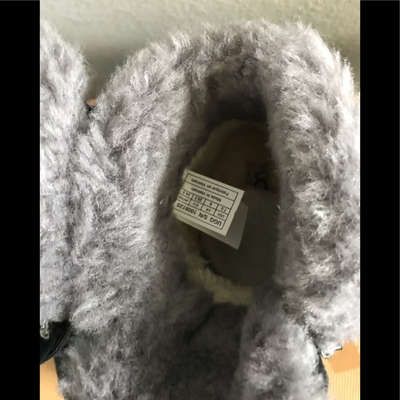 UGG Boot - Picture 8 of 11